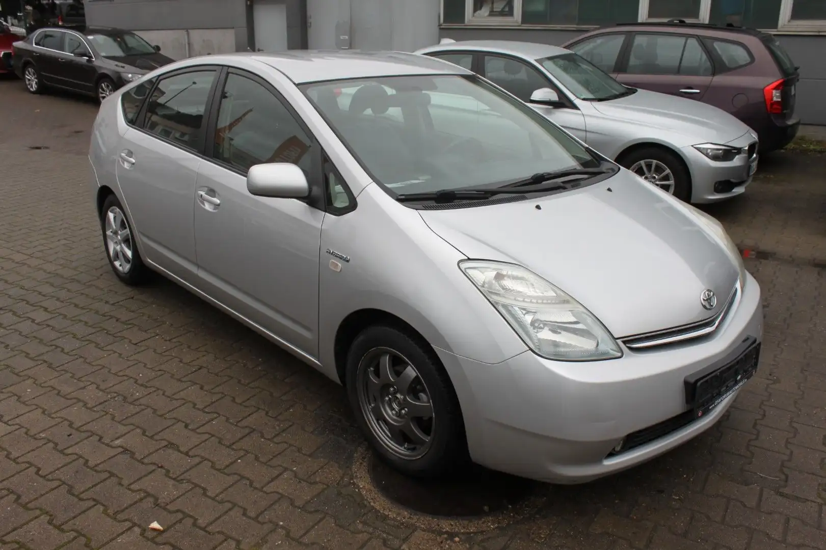Toyota Prius Executive Navi Aut.Hybr.Benzin/E Argent - 2