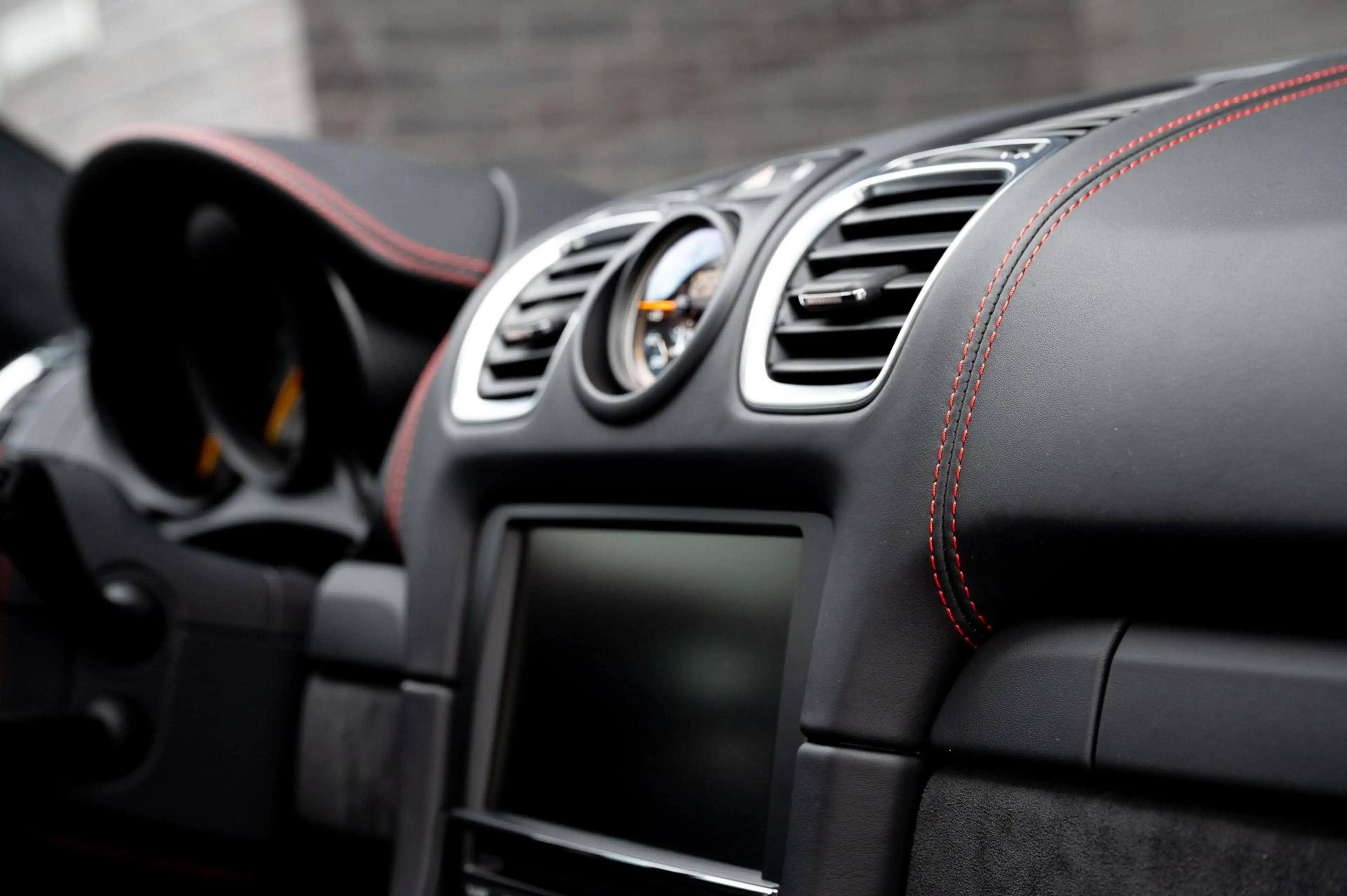 Porsche Cayman GT4 3.8 — photo 21