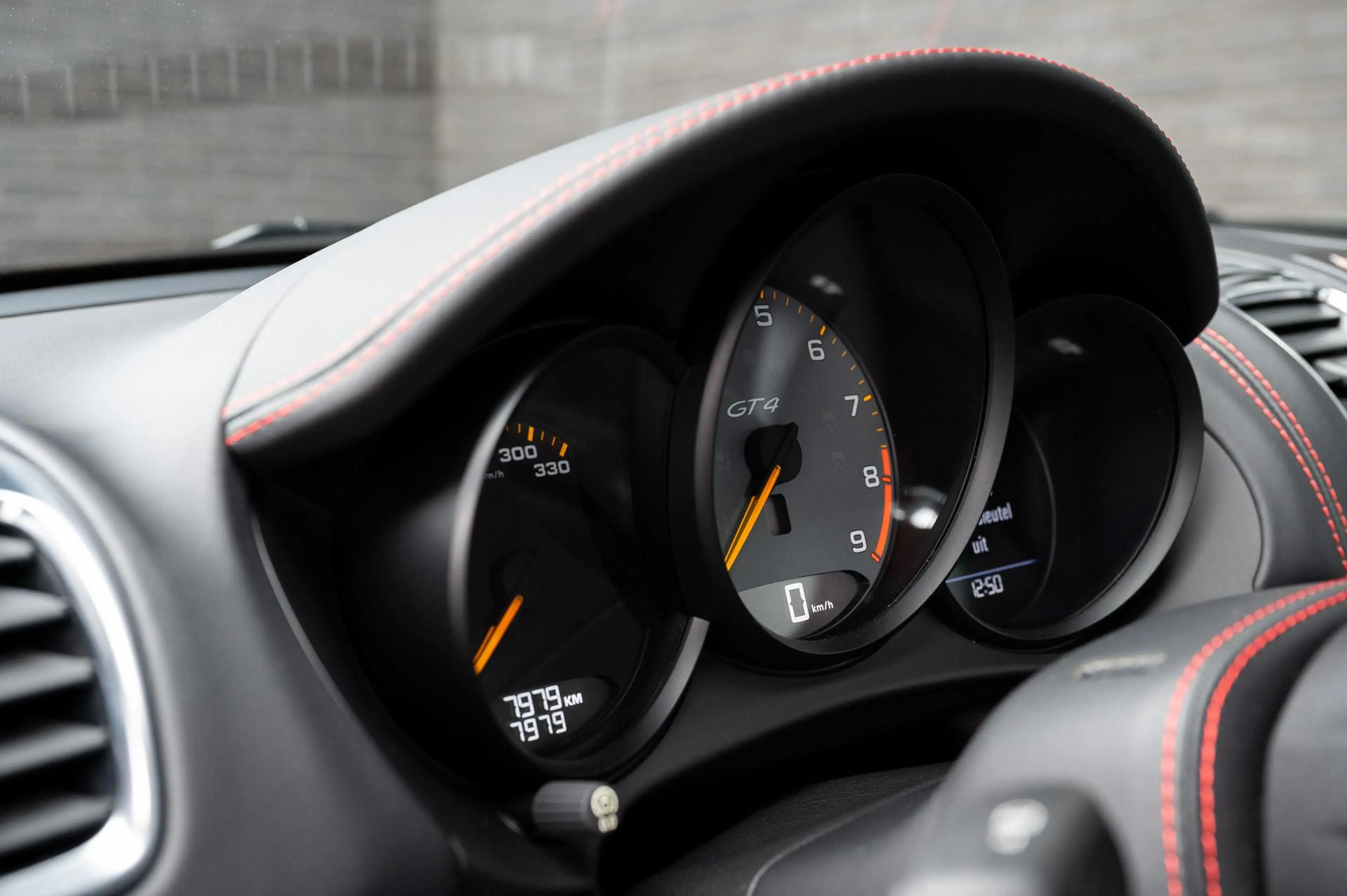 Porsche Cayman GT4 3.8 — photo 14