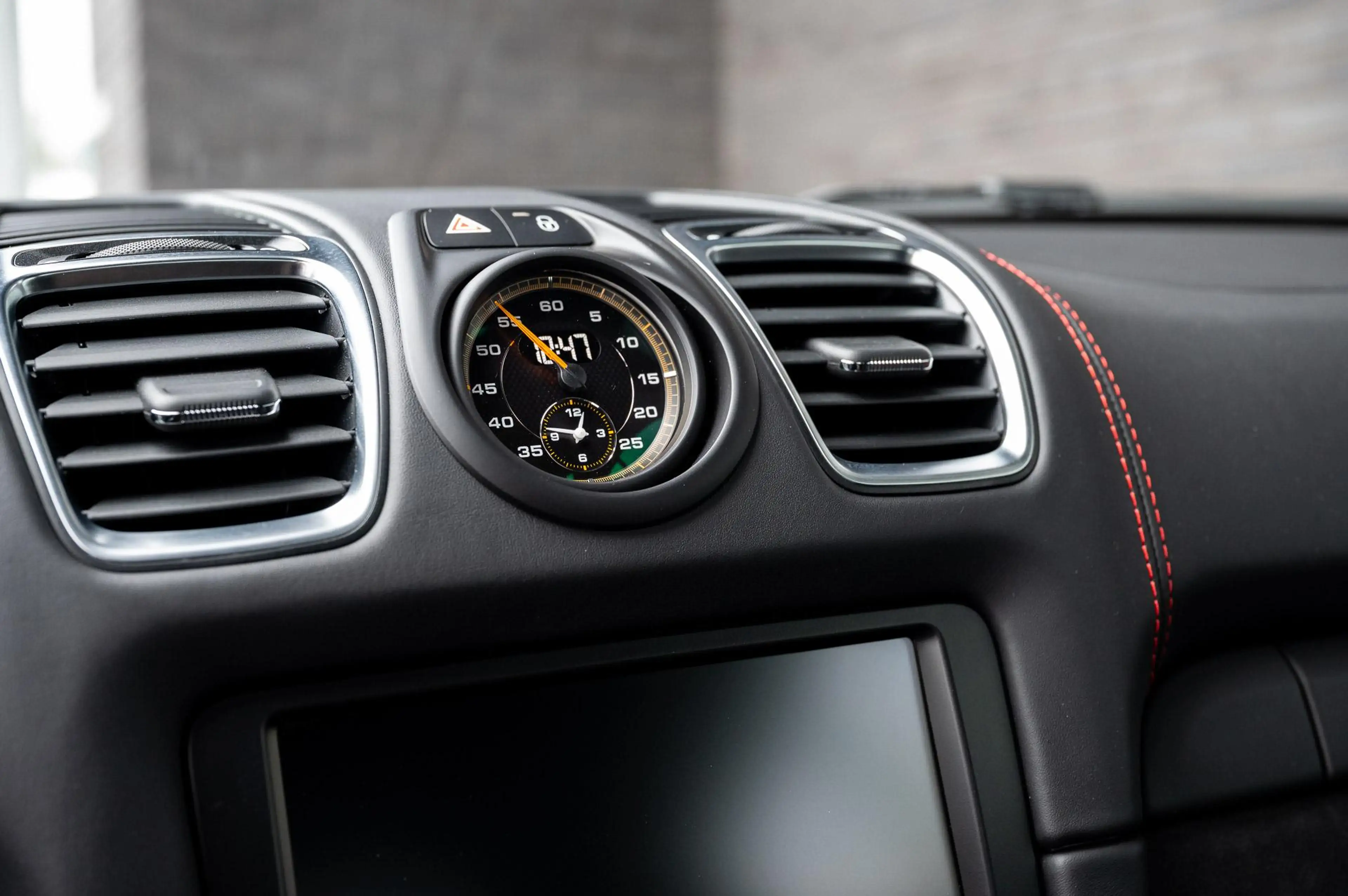 Porsche Cayman GT4 3.8 — photo 12