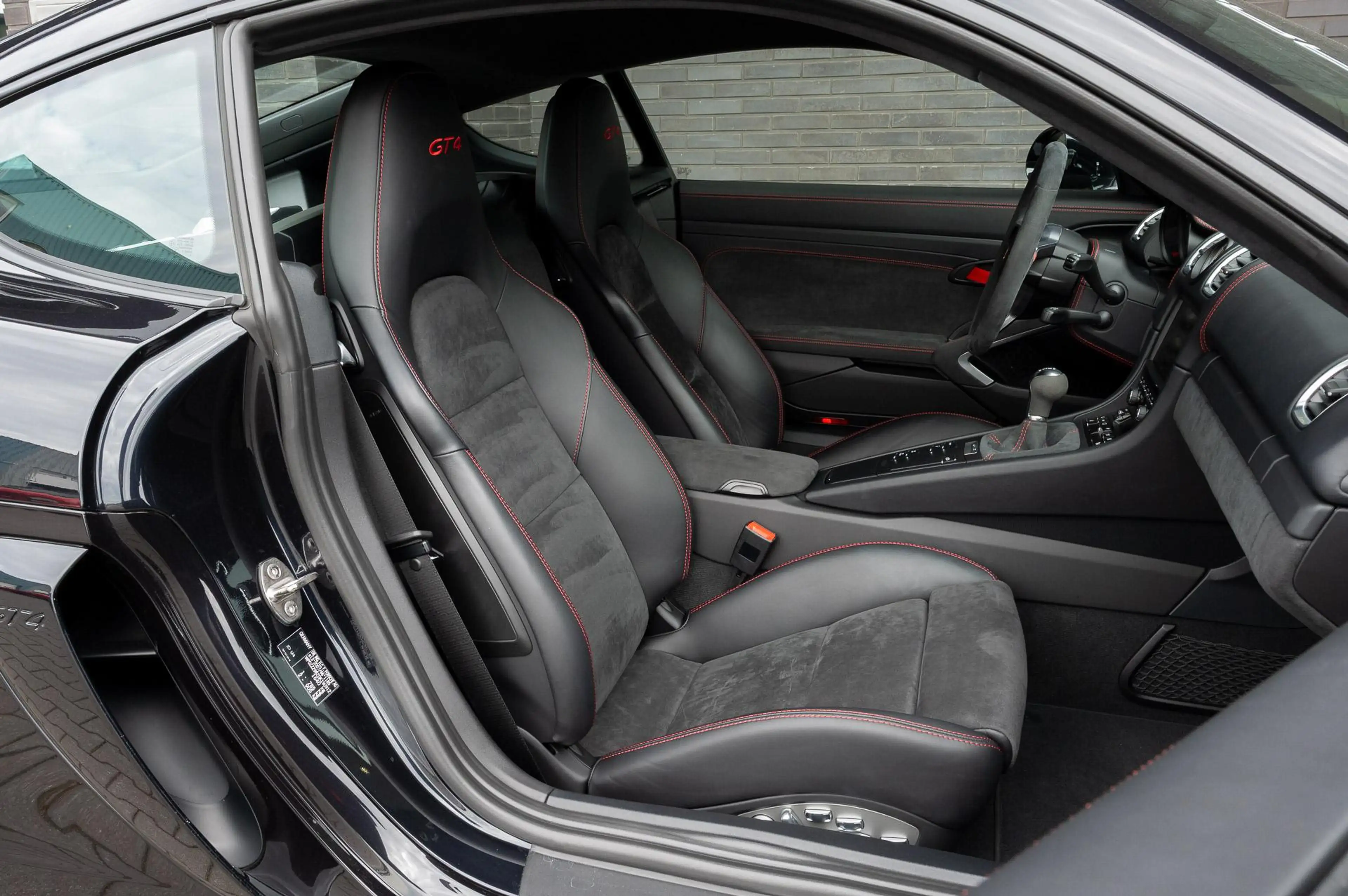 Porsche Cayman GT4 3.8 — photo 18
