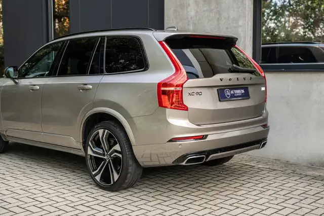 Volvo XC90 view 13