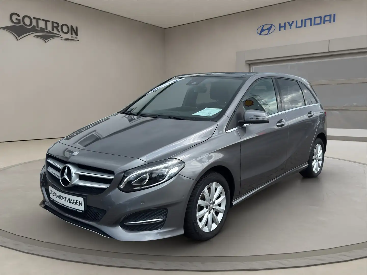 Mercedes-Benz B 220 B 220*4Matic*Navi*LED*Pano*Keyless Gri - 1