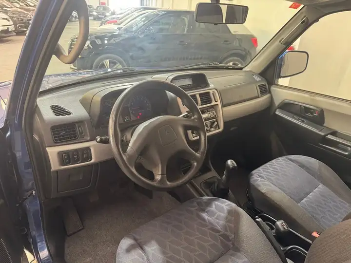 Mitsubishi Montero iO 1.8 GDI Base 2000, foto 11