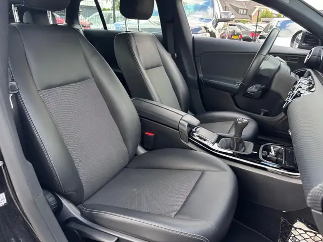 Mercedes-Benz CLA view 14