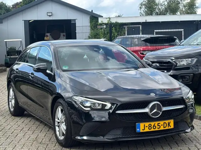 Mercedes-Benz CLA view 3