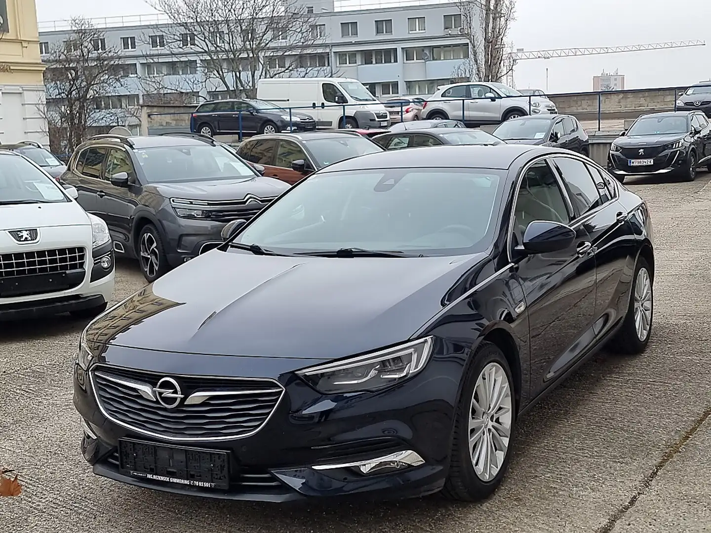 Opel Insignia Grand Sport 1,6 CDTI Exclusive Start/Stop Sy. Aut. Blau - 1