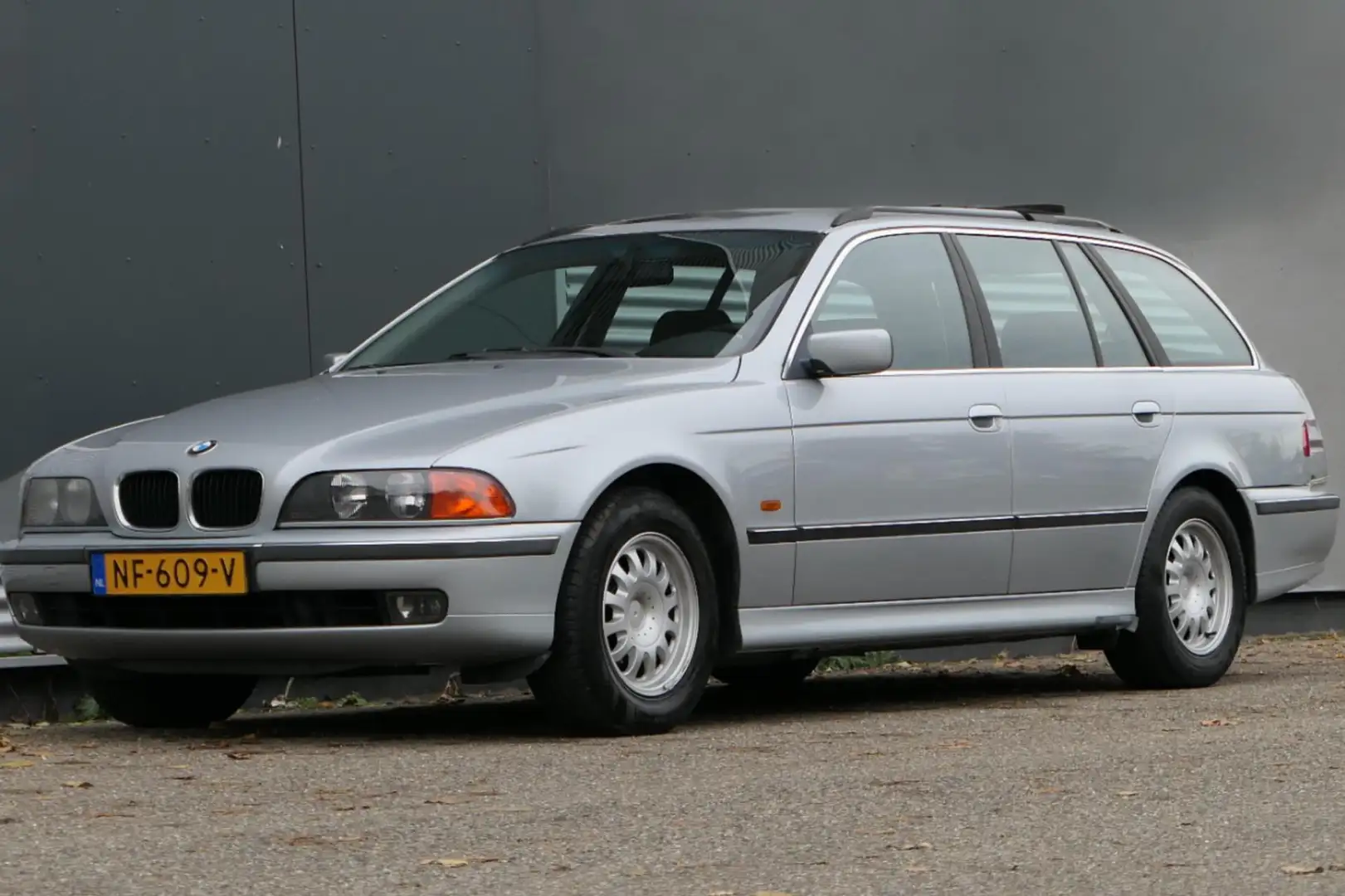 BMW 523 5-serie Touring 523i E39 Automaat Climate Cruise T Gris - 1