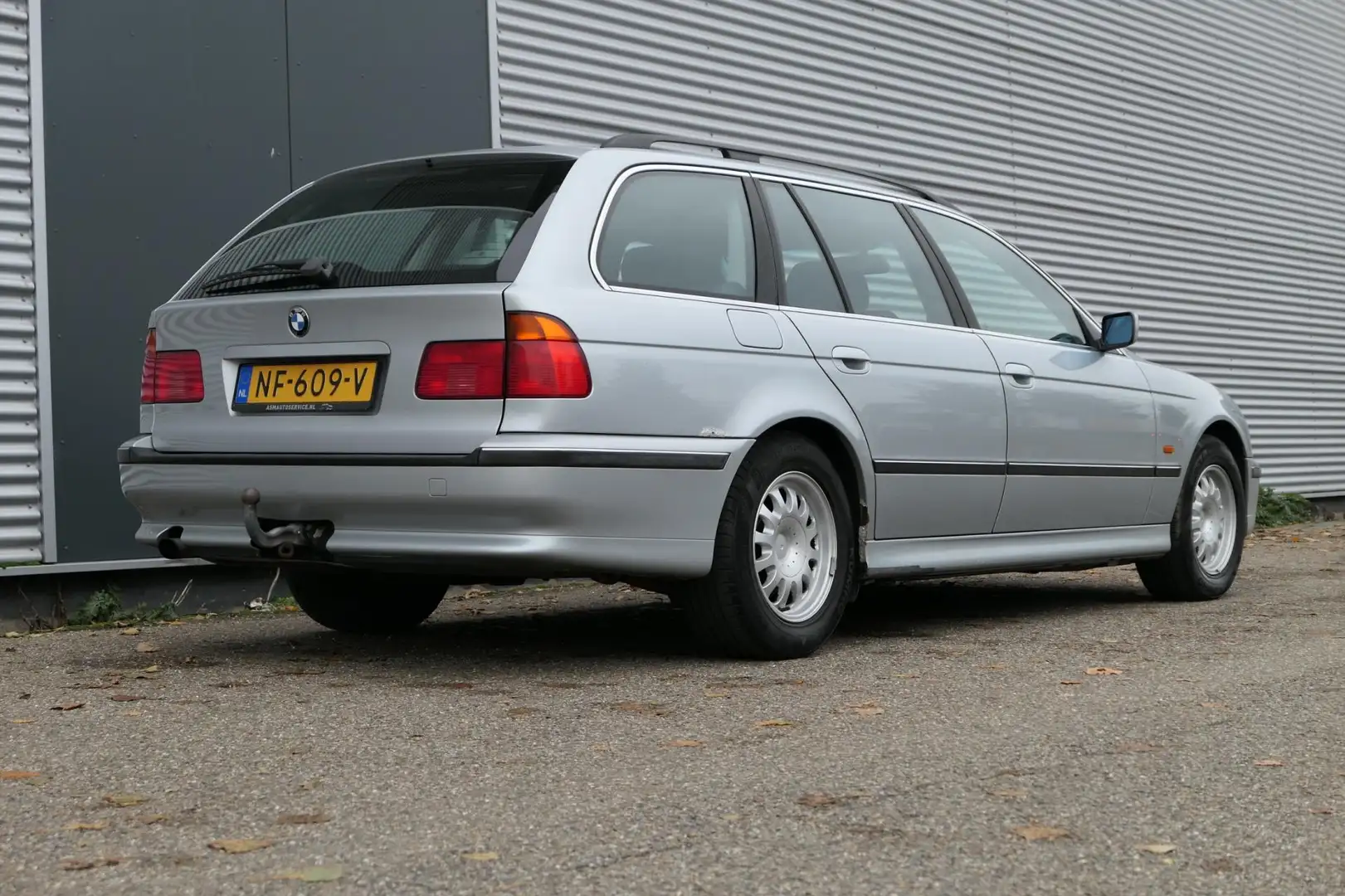BMW 523 5-serie Touring 523i E39 Automaat Climate Cruise T Gris - 2