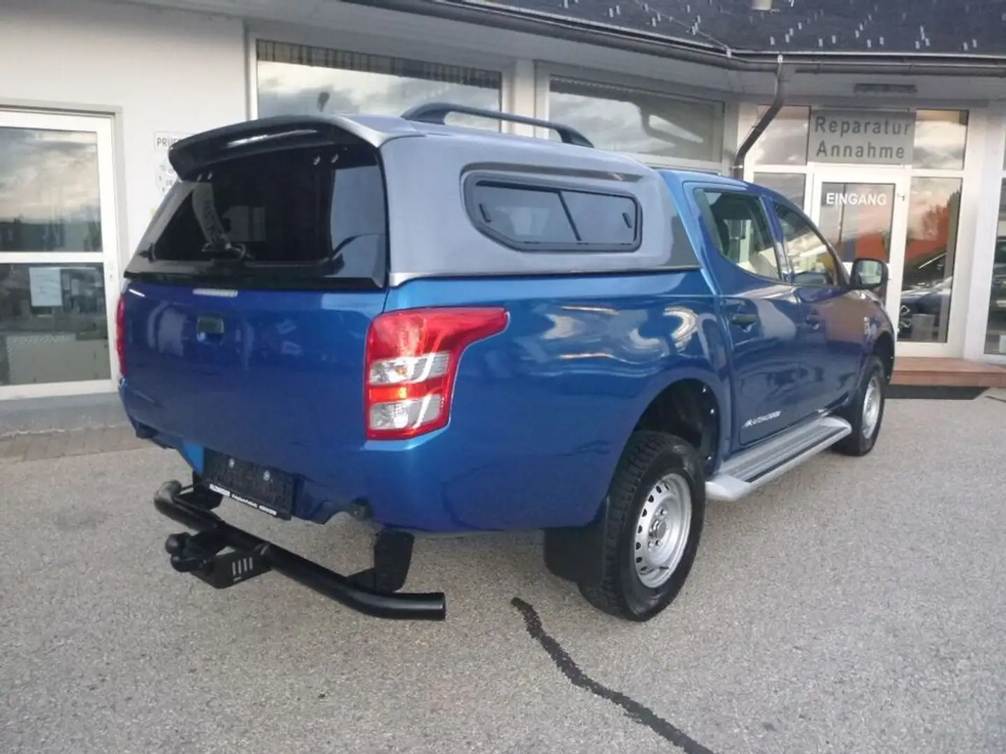 Mitsubishi L 200/300/400 Basis Doppelkabine 4WD 1. Besitz Blau - 2