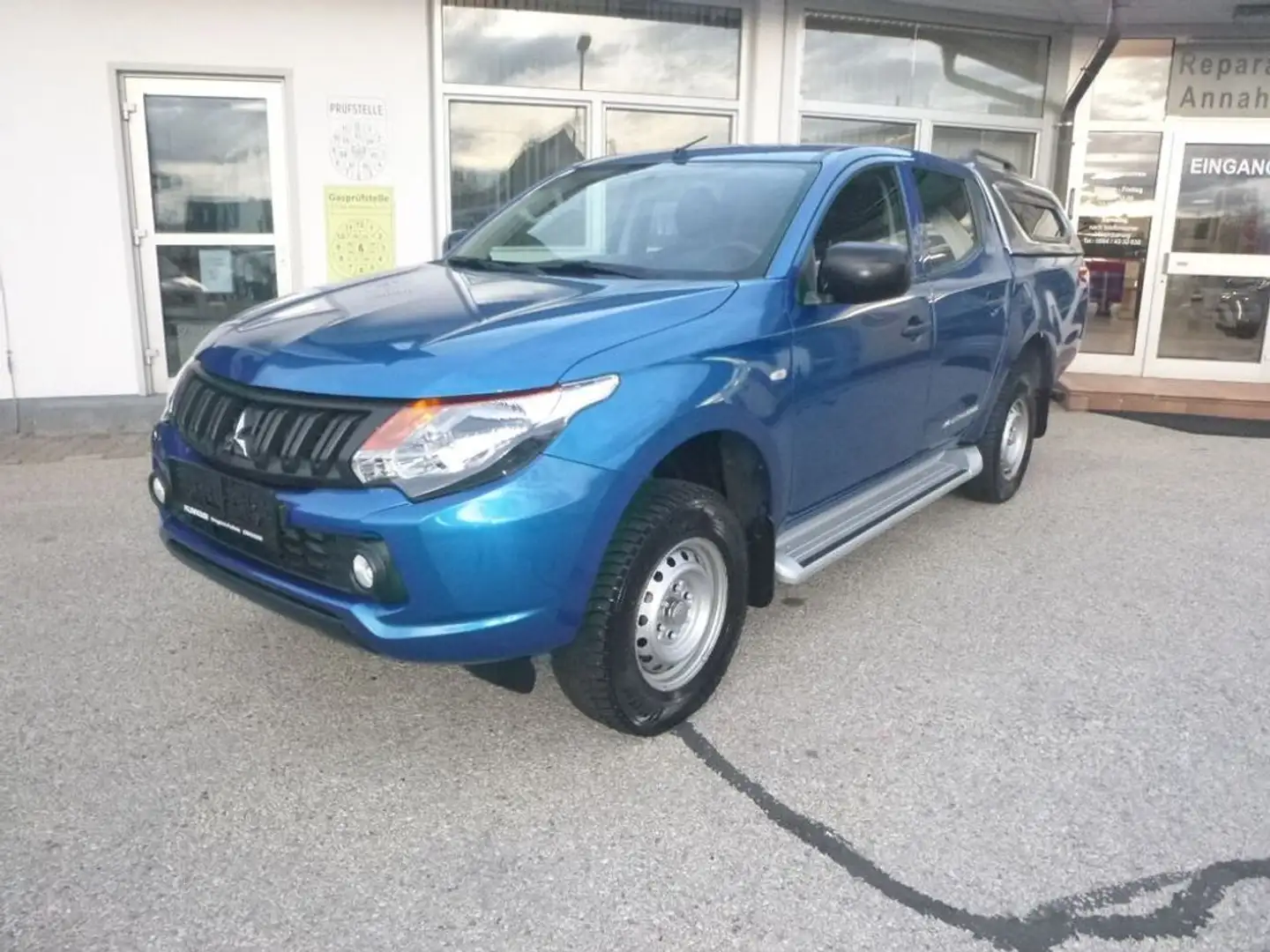 Mitsubishi L 200/300/400 Basis Doppelkabine 4WD 1. Besitz Blau - 1