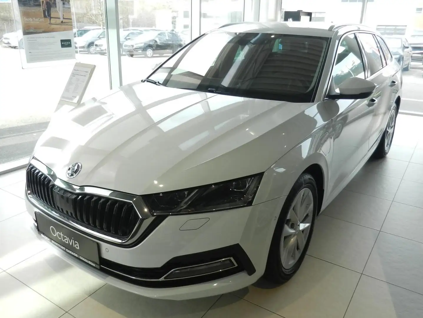 Skoda Octavia Style iV DSG Weiß - 1
