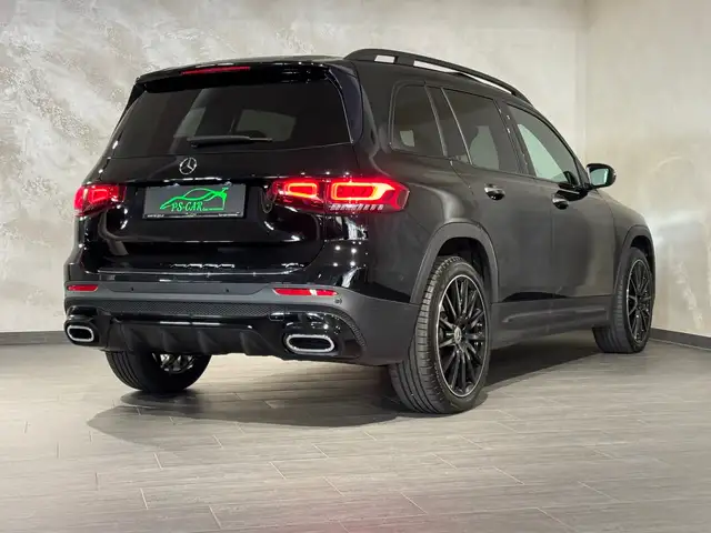 Mercedes-Benz GLB view 12