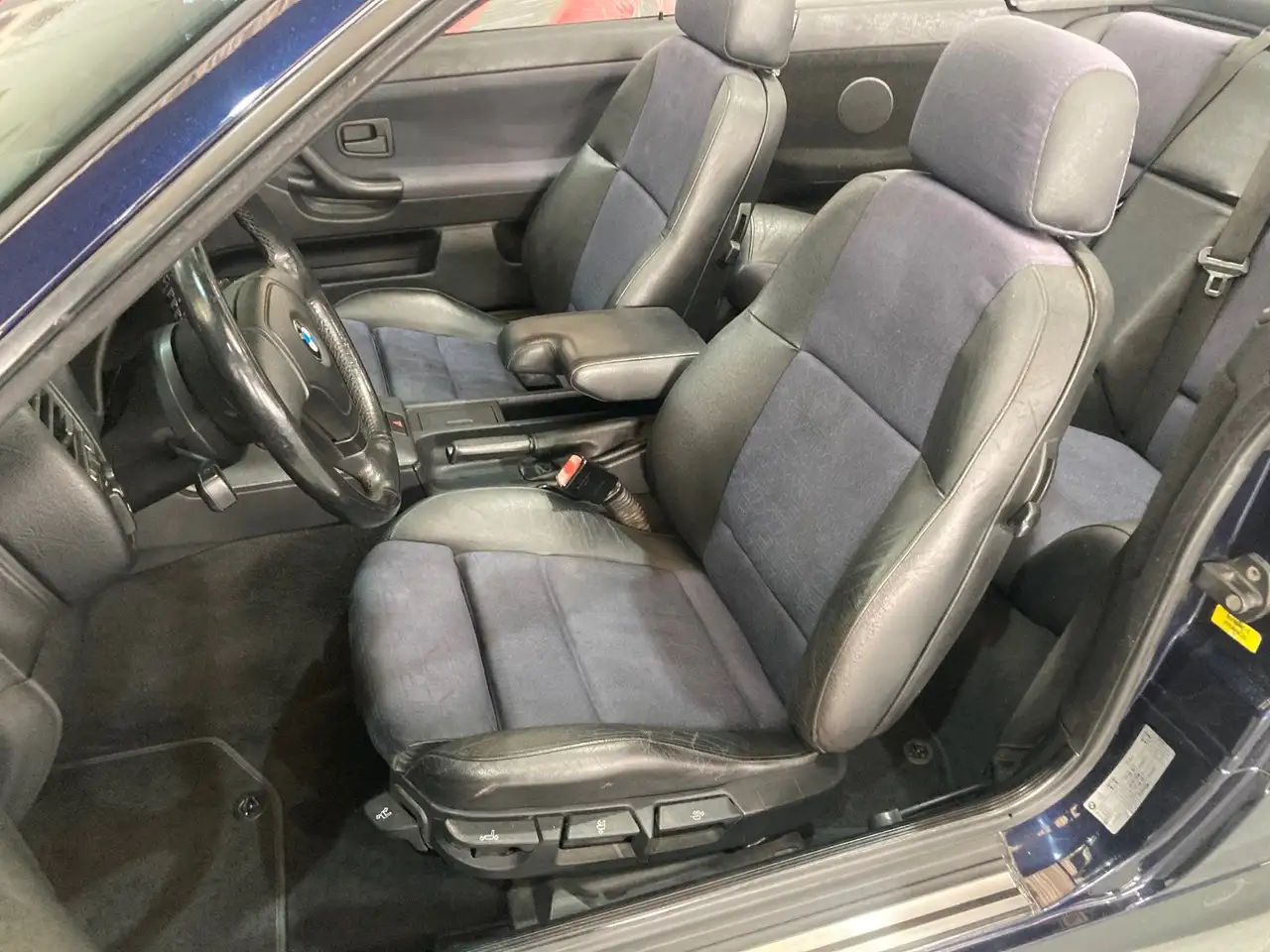 BMW 320i Cabriolet E36 de 1999 en stock en France, foto 7