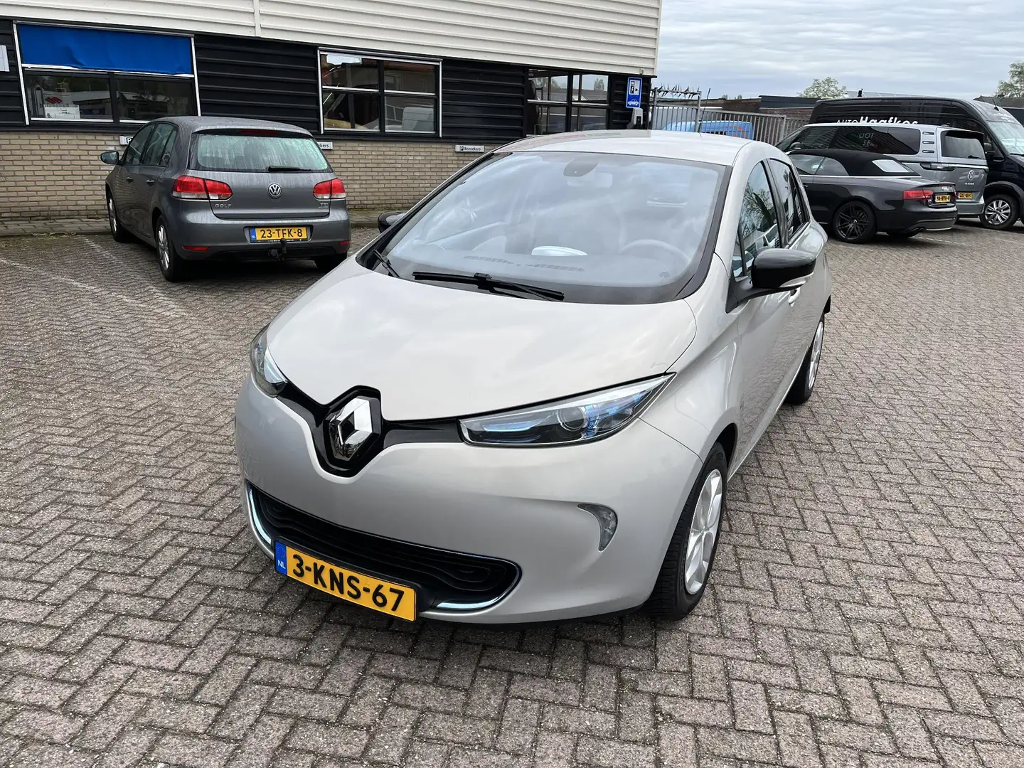 Renault ZOE Q210 Zen Quickcharge 22 kWh incl. accu 200 plus aa Grijs - 1