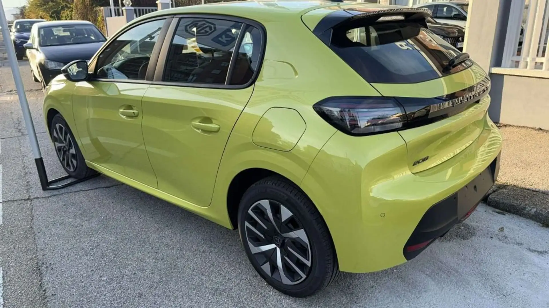 Peugeot 208 STYLE 100 CV KM 0 Giallo - 2