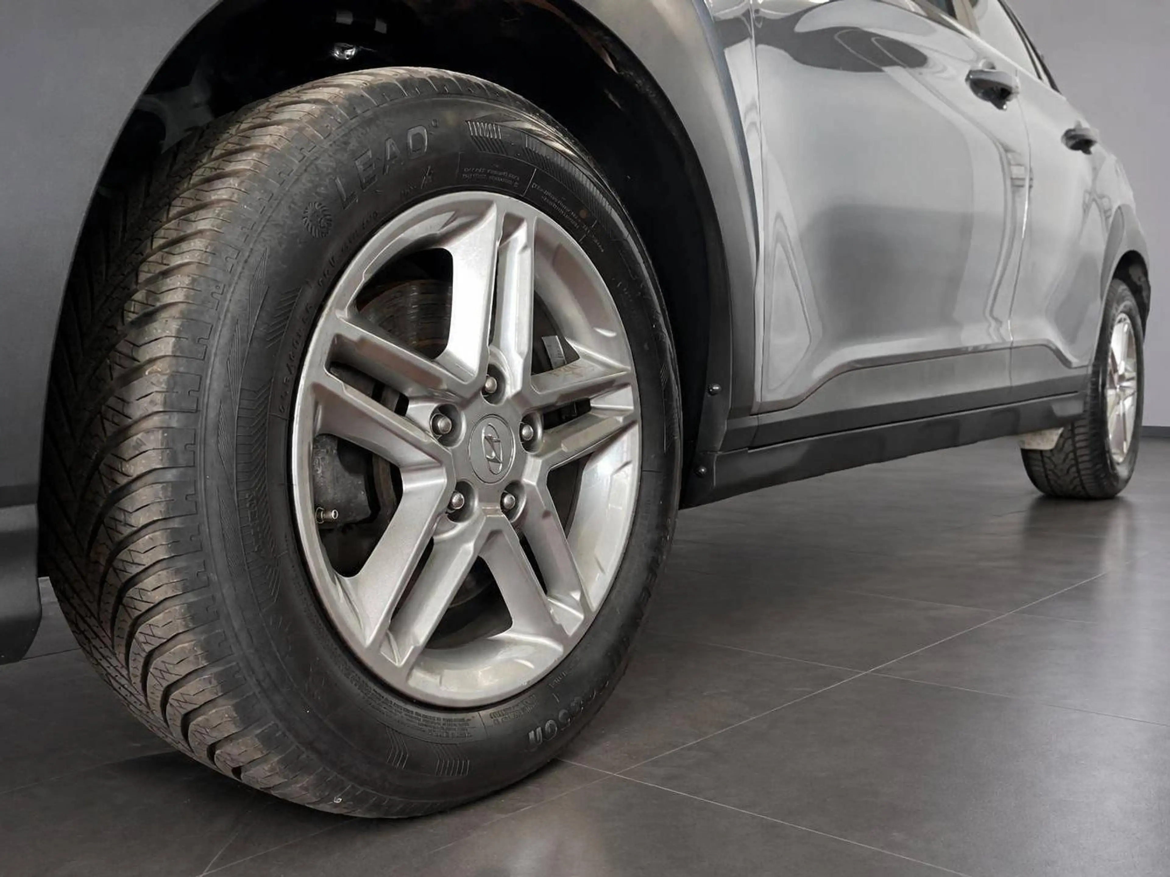Hyundai KONA Select Mild-Hybrid 2WD — photo 4