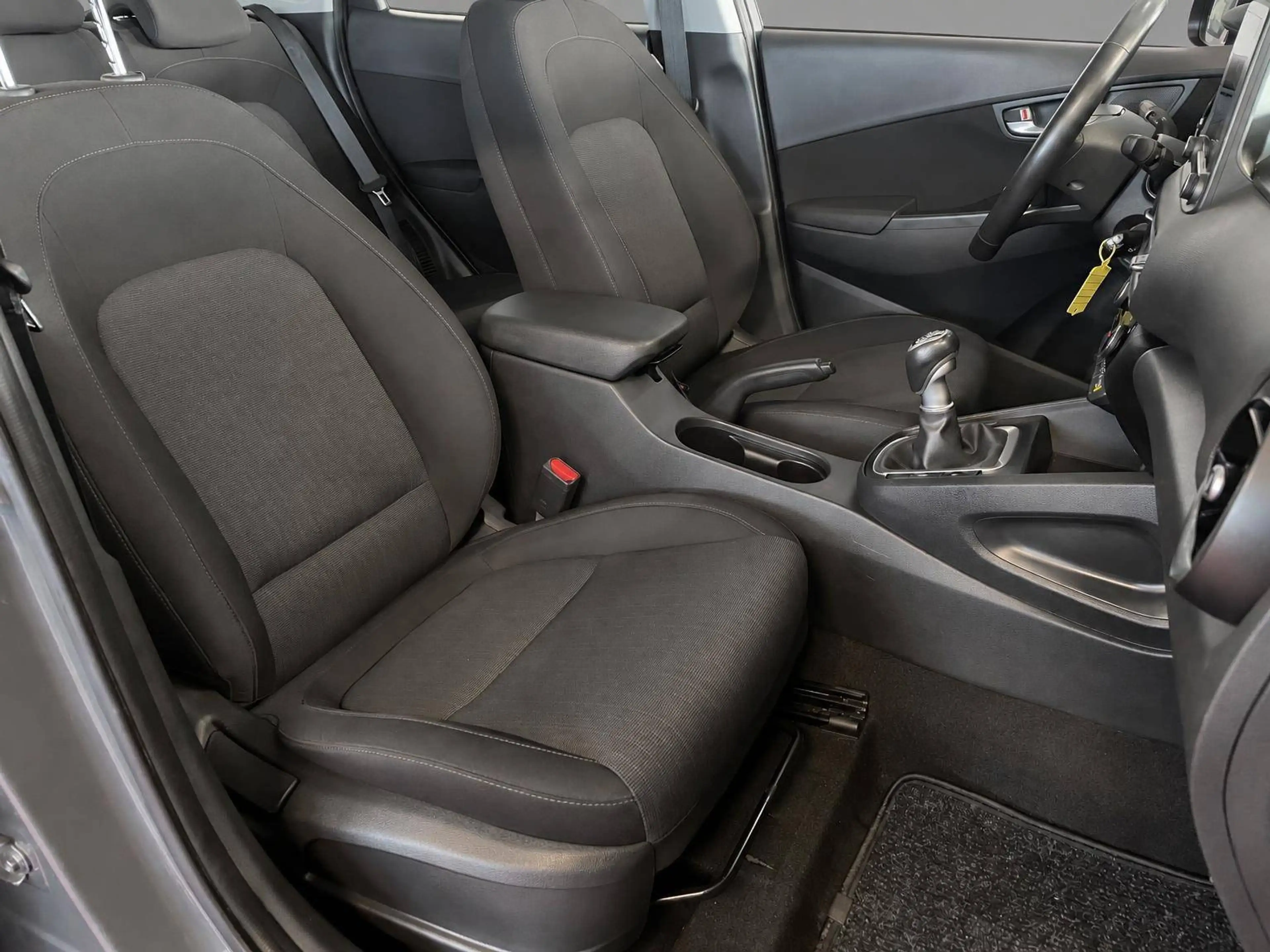 Hyundai KONA Select Mild-Hybrid 2WD — photo 13
