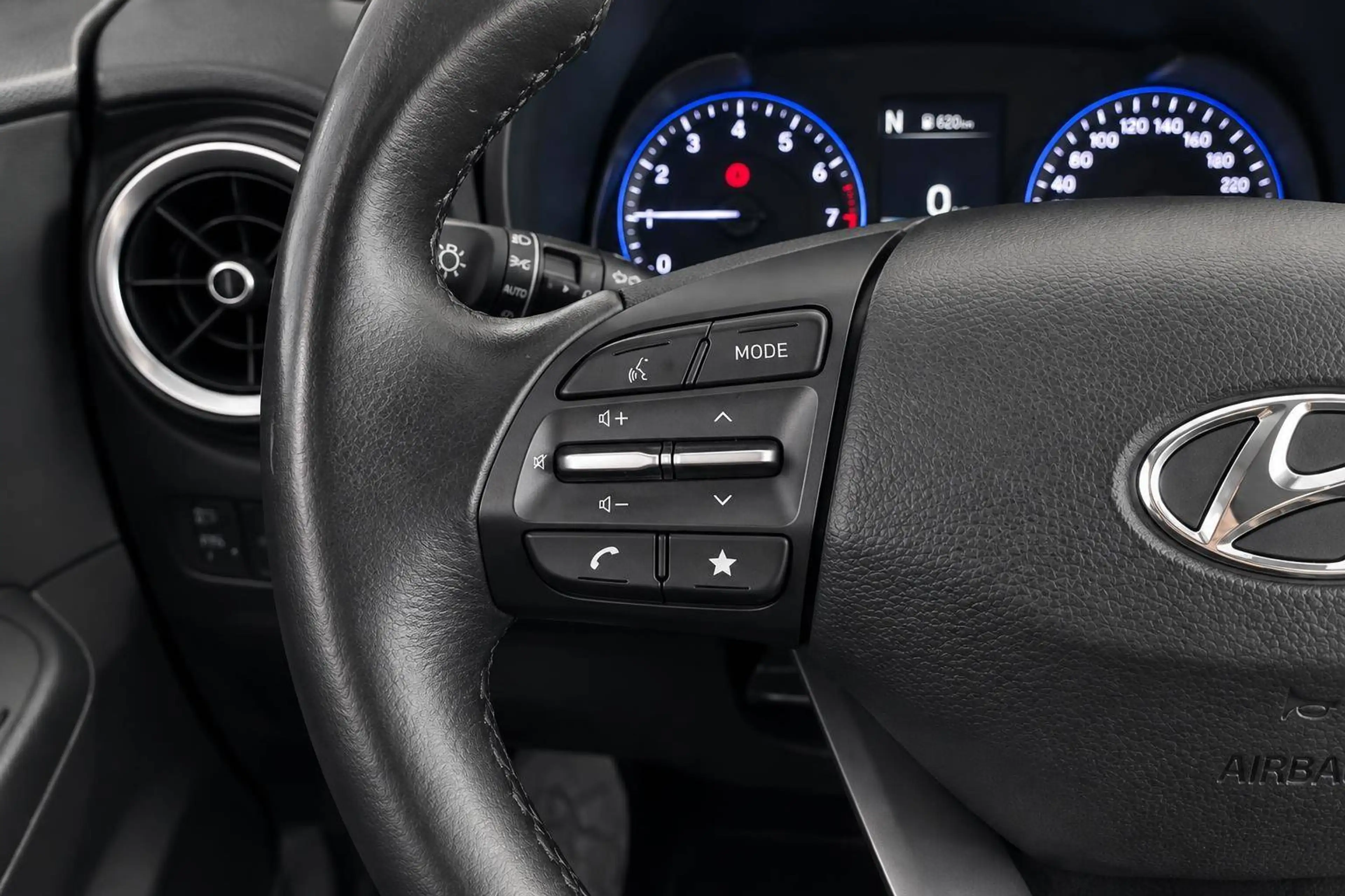 Hyundai KONA Select Mild-Hybrid 2WD — photo 15