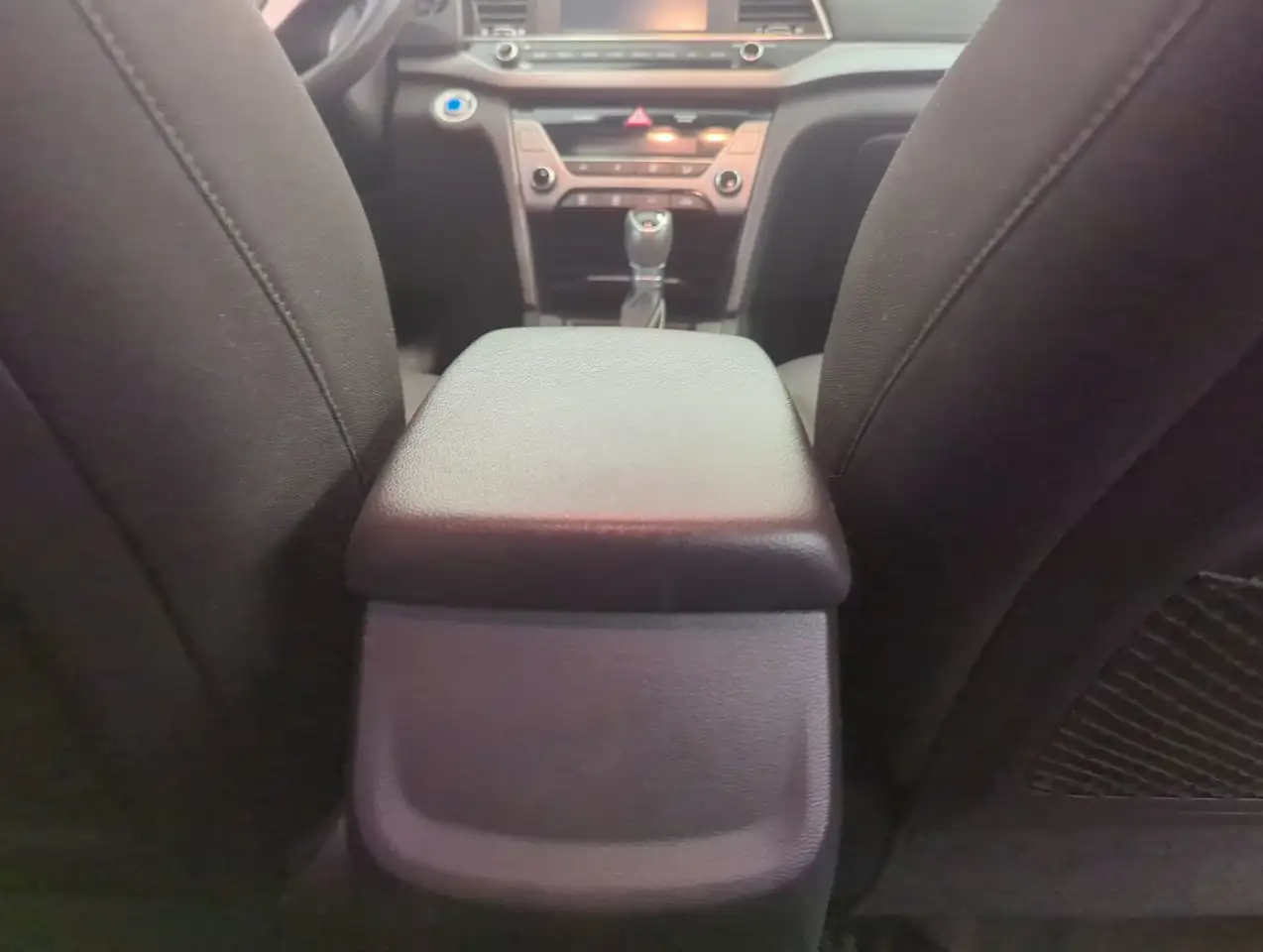 Hyundai ELANTRA снимка Hyundai ELANTRA