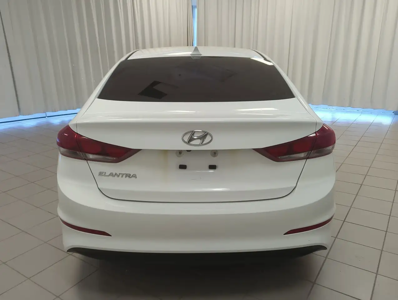 Hyundai ELANTRA снимка Hyundai ELANTRA