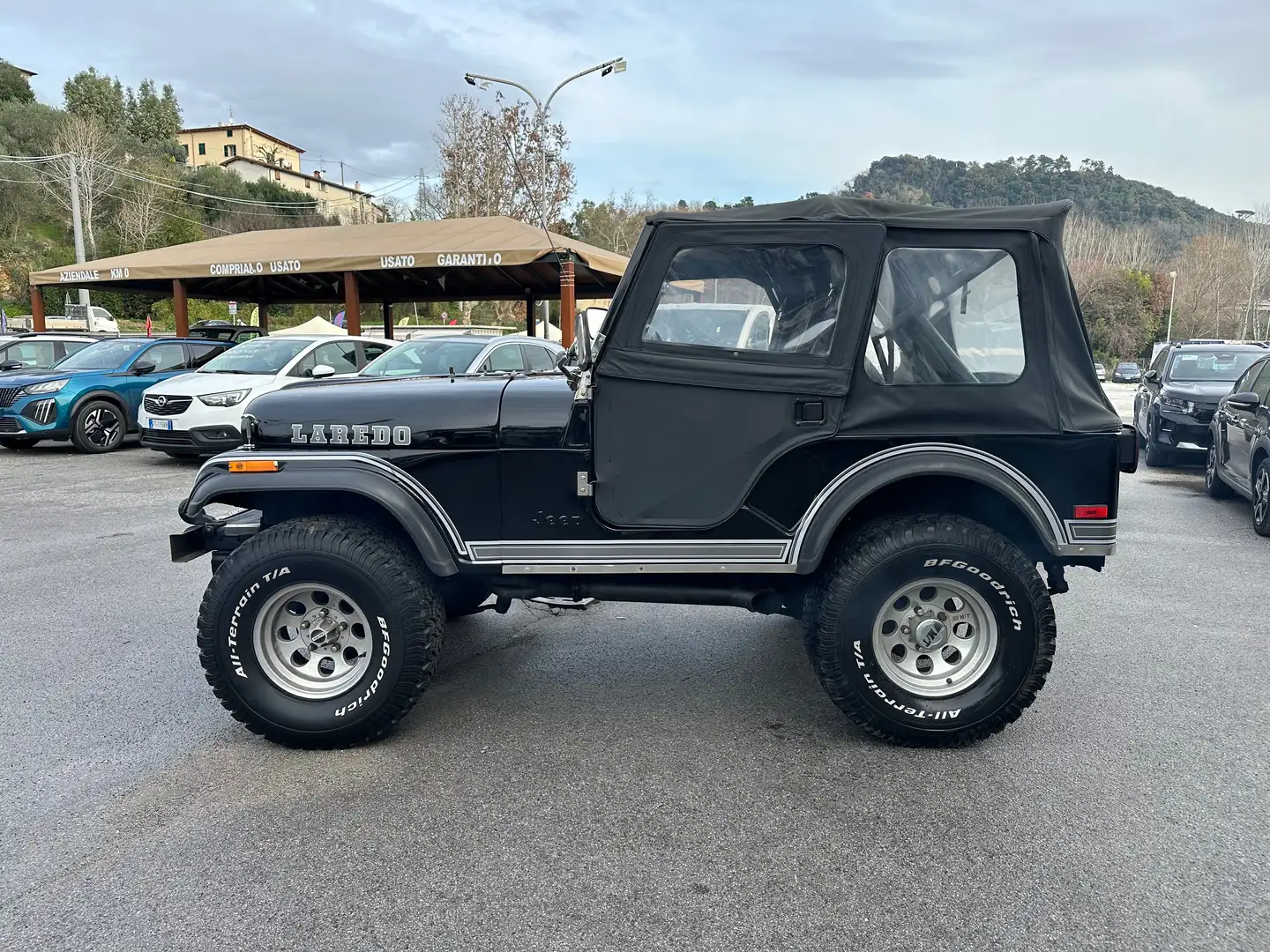 Jeep CJ-5 Negro - 2