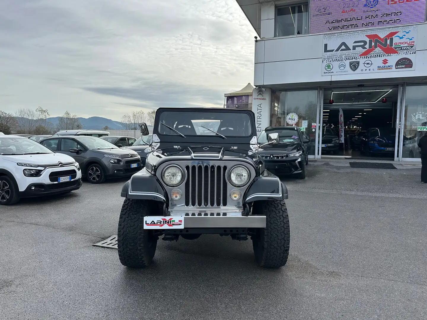 Jeep CJ-5 Schwarz - 2