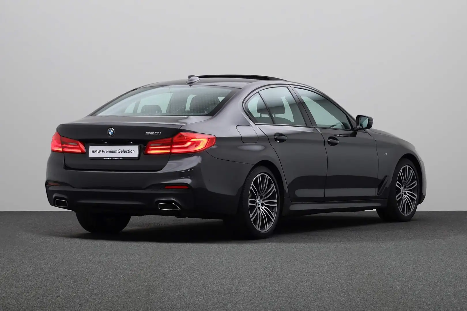BMW 520 5-serie sedan 520i High Executive Edition | M Spor Grijs - 2