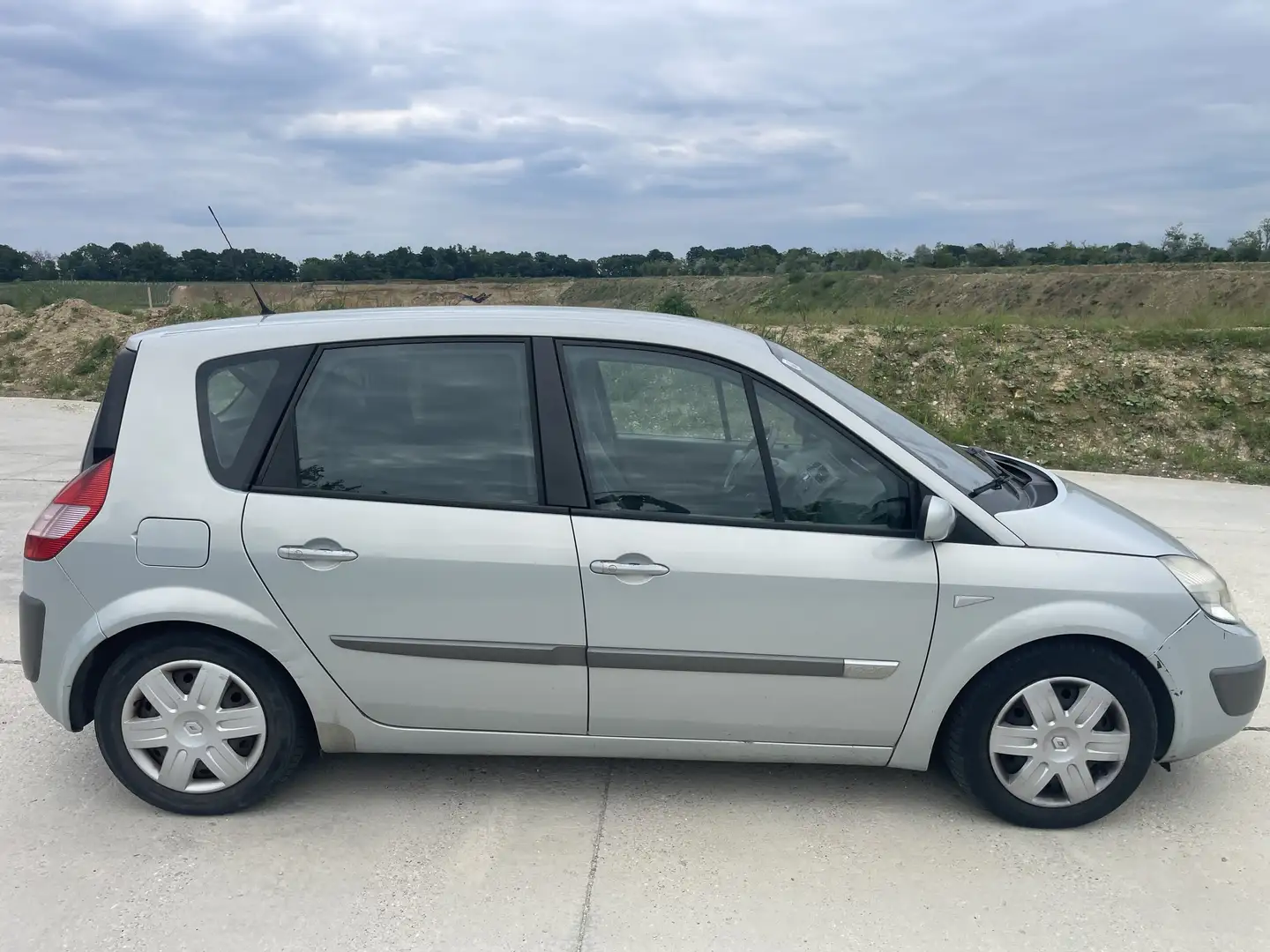 Renault Scenic Scénic Expression Luxus 1,9 dCi Grau - 2