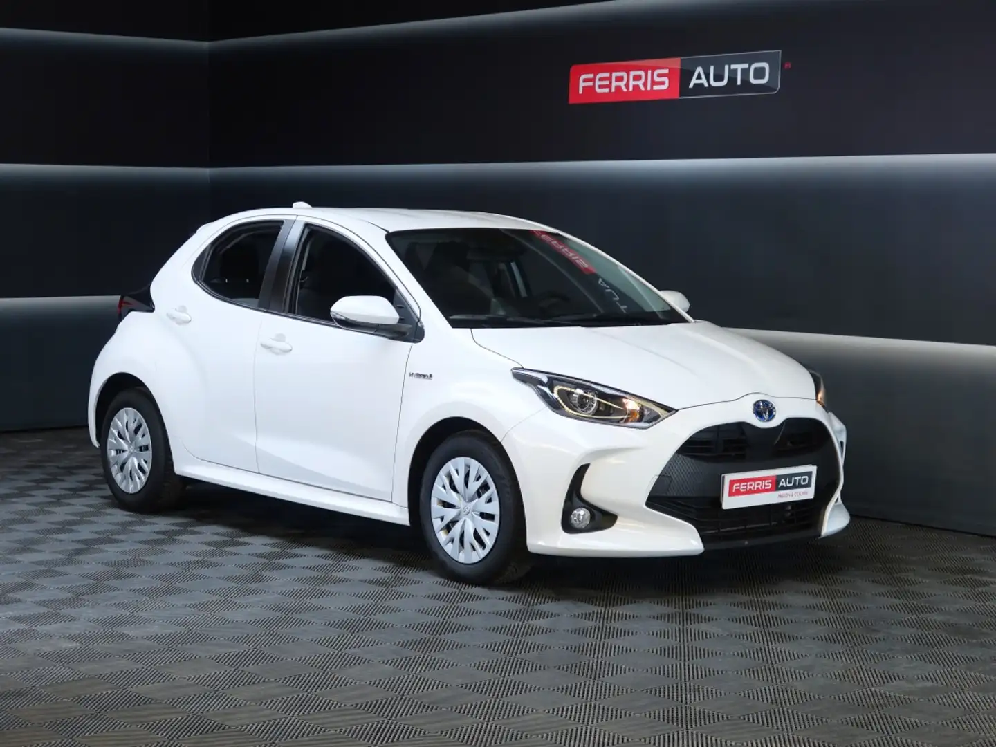 Toyota Yaris 120H 1.5 Business Plus Blanco - 1