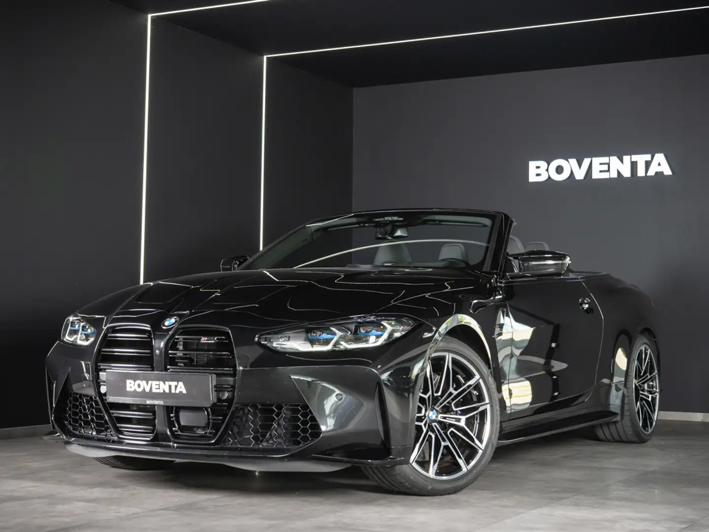 BMW M4 Competition Cabrio xDrive *LASER*CARBON*HUD*VOLL* Zwart - 1