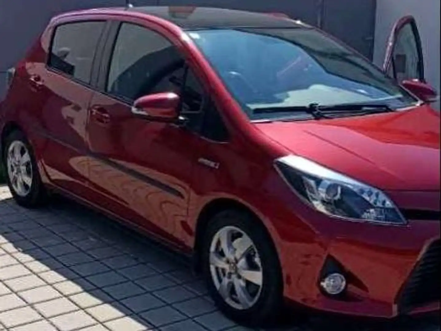 Toyota Yaris Yaris 1,5 VVT-i Hybrid Active Active Rot - 2