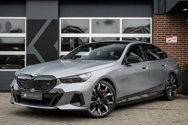 BMW i5 M60 xDrive M-Sport Pro | Panorama | Bowers & Wilki