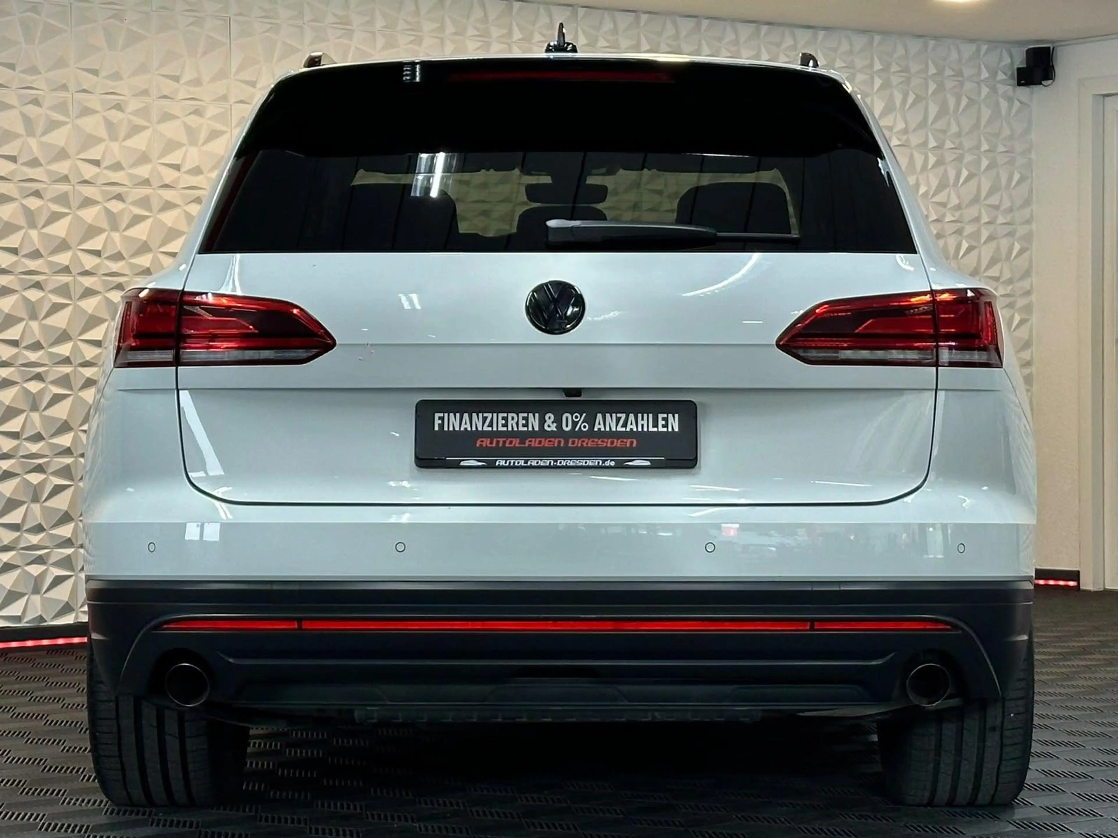 Volkswagen Touareg 3.0TDI 4M LUFT#LED#4xSHZ#ACC#AHK#SPUR — photo 6