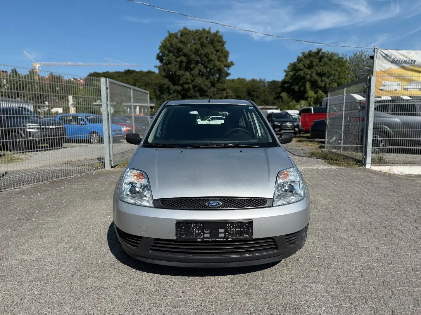 Ford Fiesta 1.4i Klima 1.Hand WENIG-KM! Tüv 02.26 Grau - 2