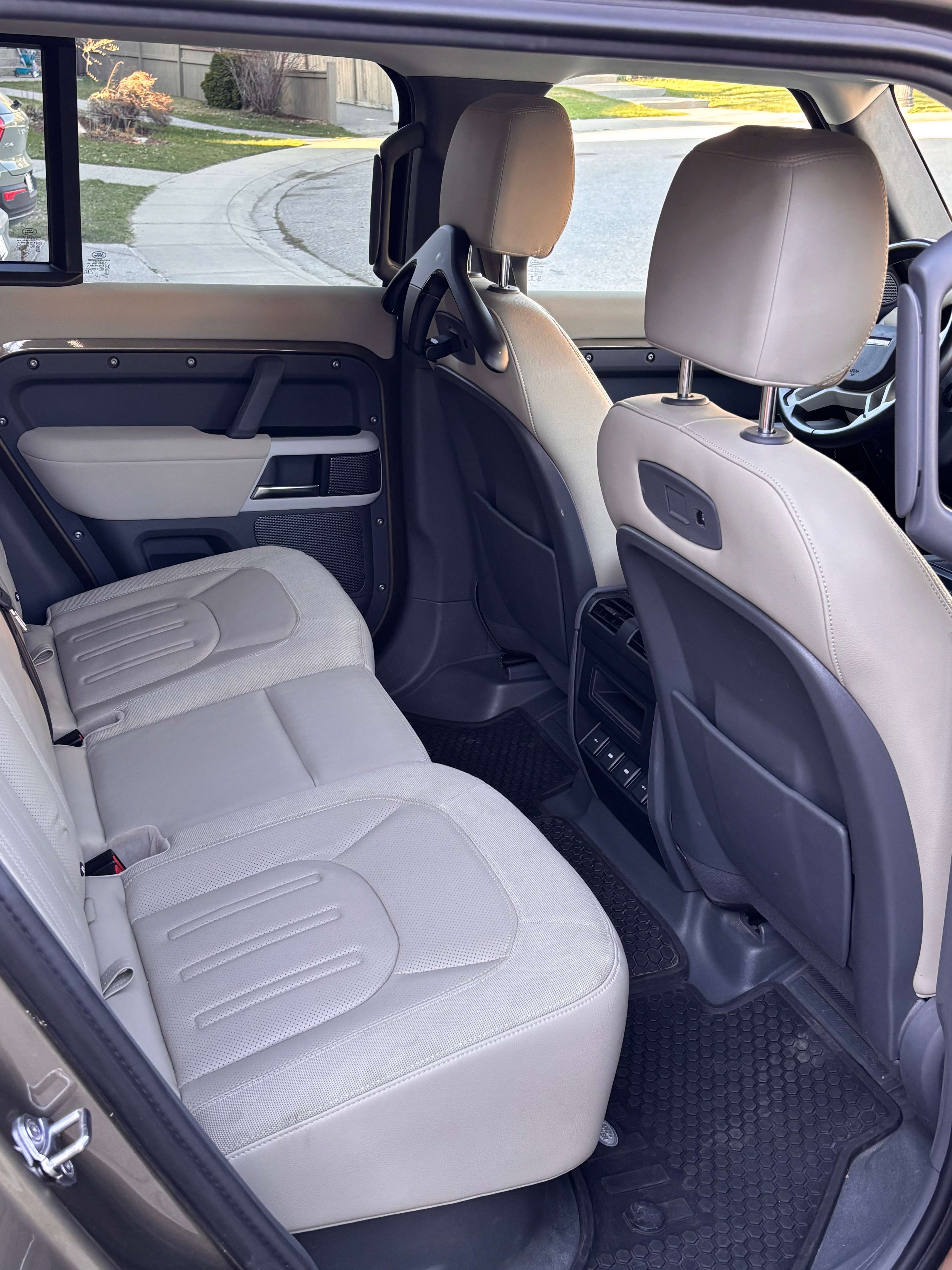 2020 Land Rover Defender First Edition thumb 8