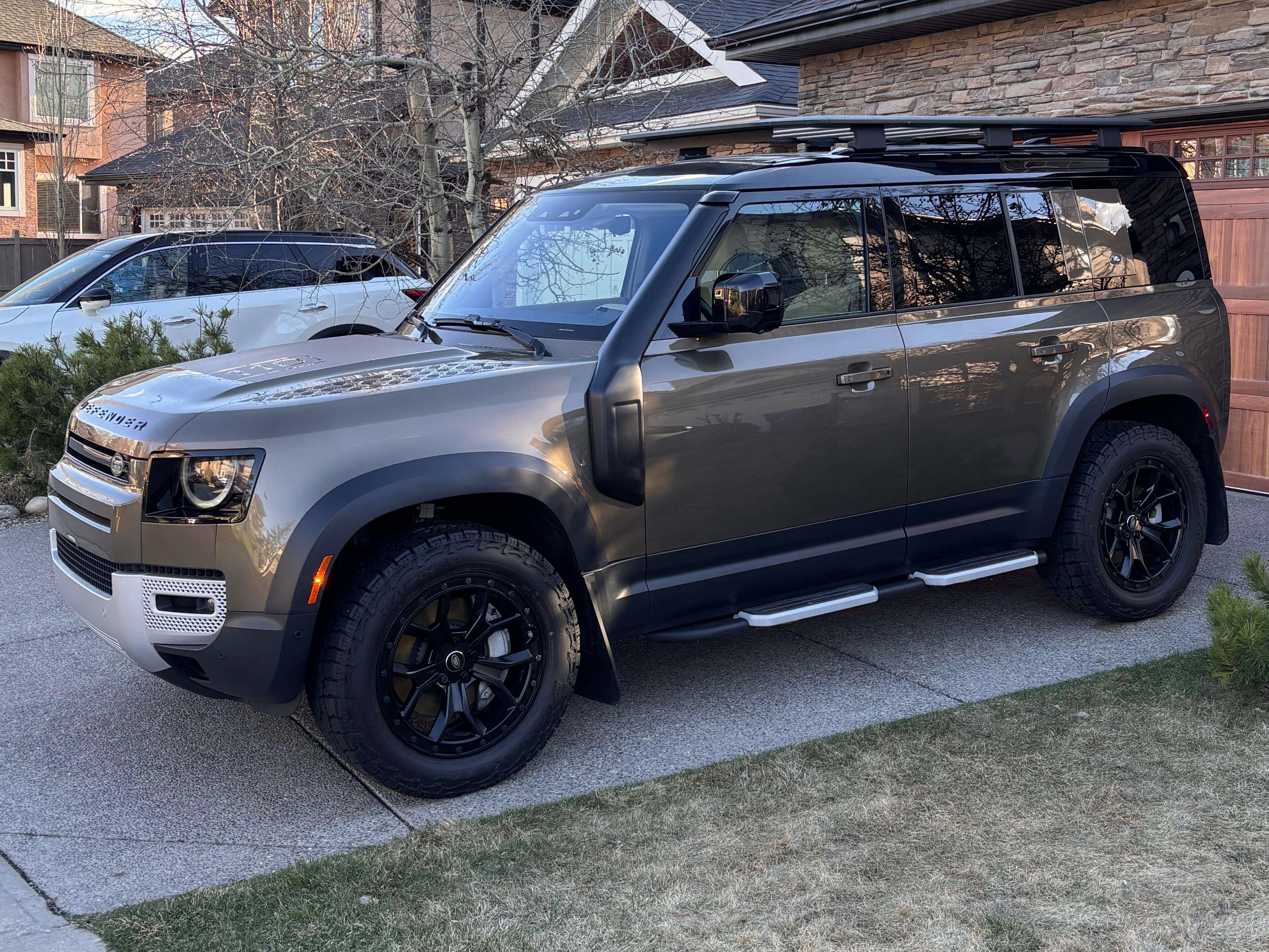 2020 Land Rover Defender First Edition alt 2