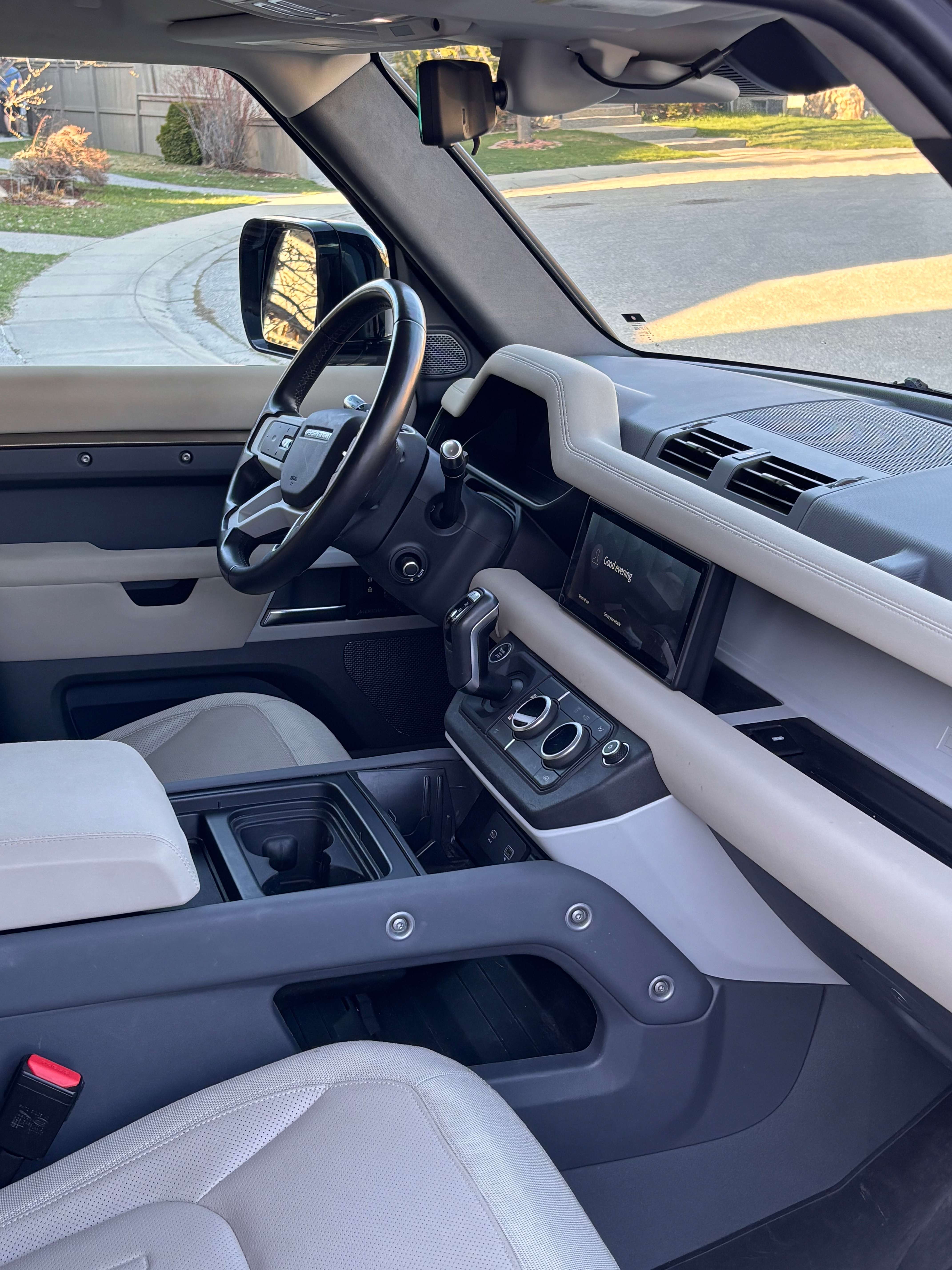 2020 Land Rover Defender First Edition alt 5