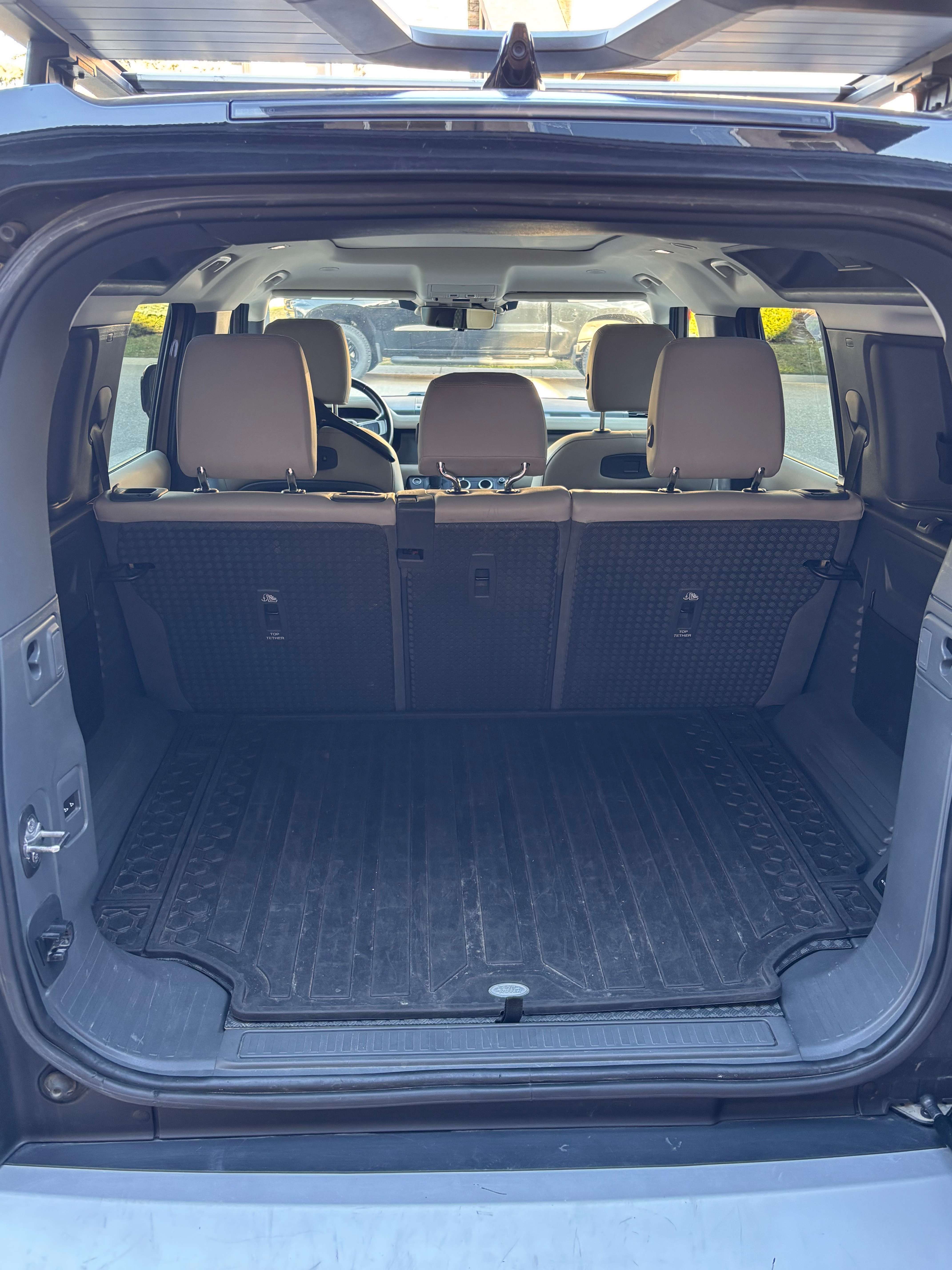 2020 Land Rover Defender First Edition thumb 10