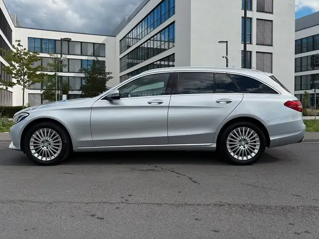 Mercedes-Benz C-Class view 5