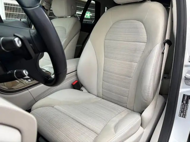 Mercedes-Benz C-Class view 11