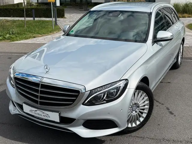 Mercedes-Benz C-Class view 28