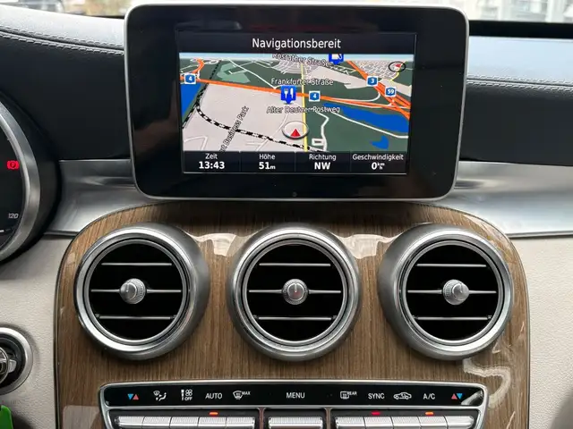 Mercedes-Benz C-Class view 13