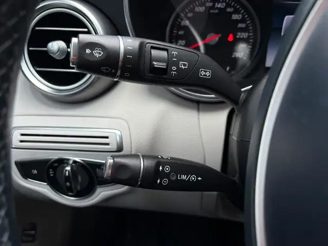 Mercedes-Benz C-Class view 21
