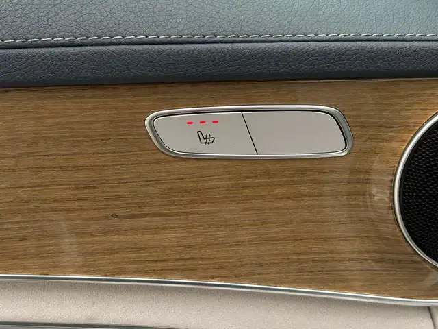 Mercedes-Benz C-Class view 26