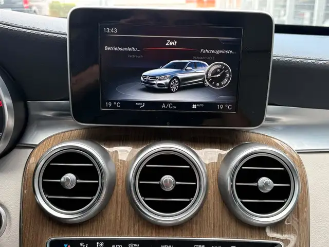 Mercedes-Benz C-Class view 20