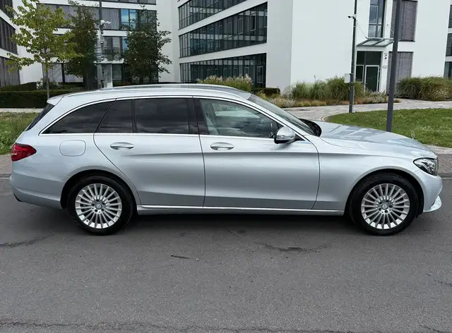 Mercedes-Benz C-Class view 6
