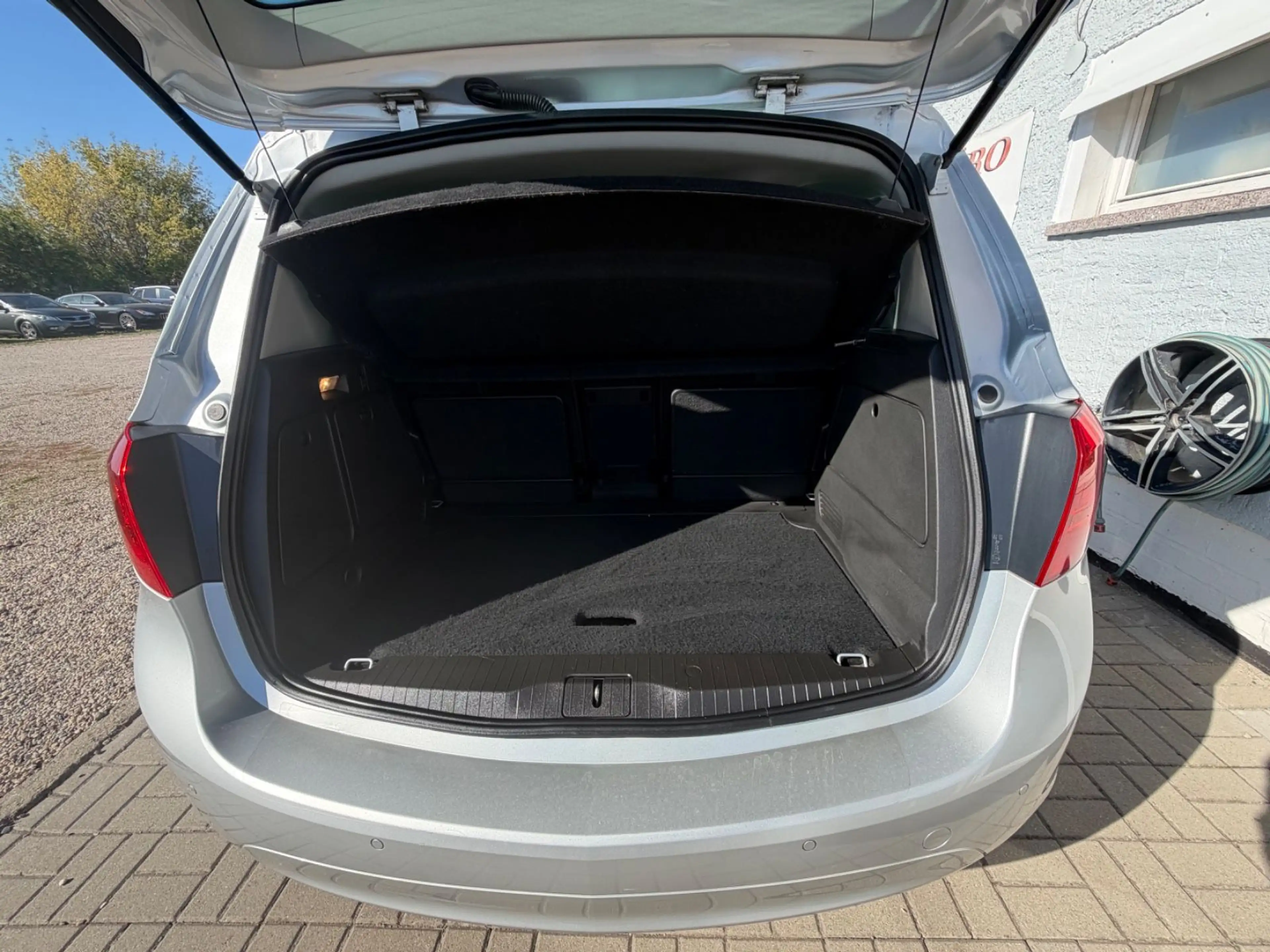 Opel Meriva B 150 Jahre Opel — photo 15