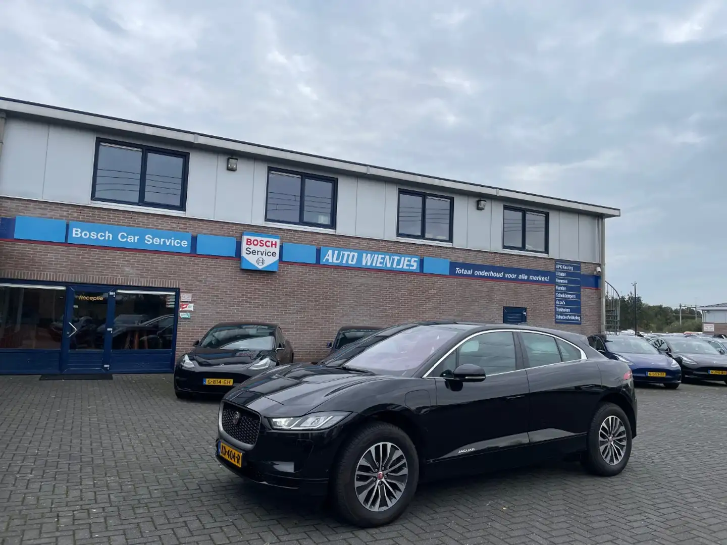 Jaguar I-Pace EV400 S 90kWh | SOH 85% | Leer | Pano | Navi Zwart - 2