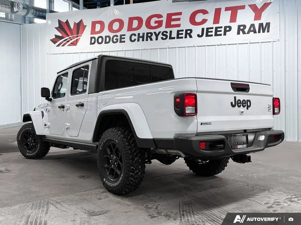 Jeep Gladiator photo Jeep Gladiator
